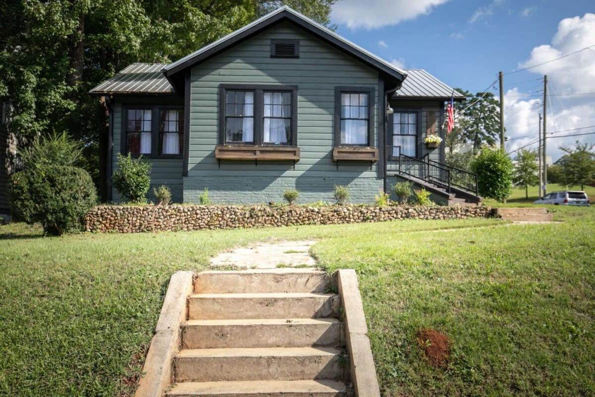 East Lake Stunner-Located At The Foot Of The Ruffner Mountains Birmingham Exterior photo